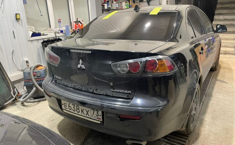  Замена заднего стекла Mitsubishi Lancer